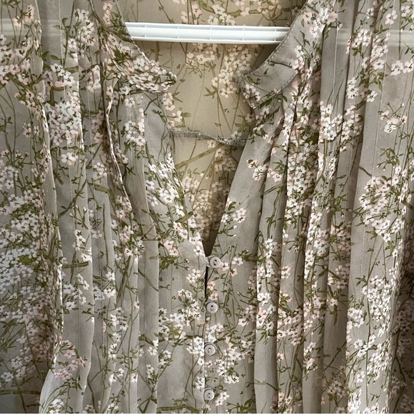 REQUEST Chiffon Floral 3/4 Length Button Down Tunic Shirt, Size XS Greenish Grey - Picture 3 of 10